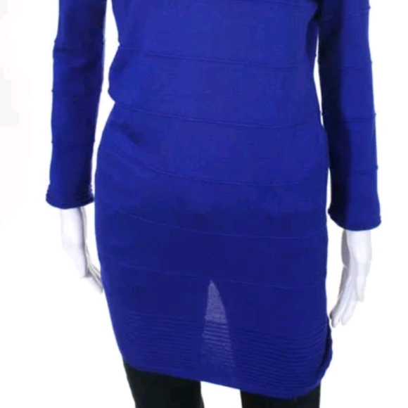 Hearts and Crush cold shoulder dress - Picture 2 of 8